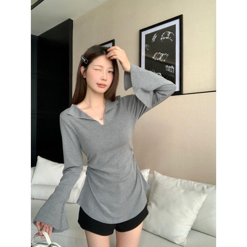 

Plus Size Women s V-Neck Bell Sleeve Slim Fit Top for Spring/Autumn 2026 3XL серый
