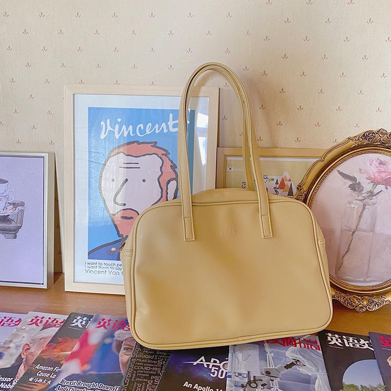 Новые кожаные сумки через плечо Модные портативные однотонные женские сумки подмышку — фото 7