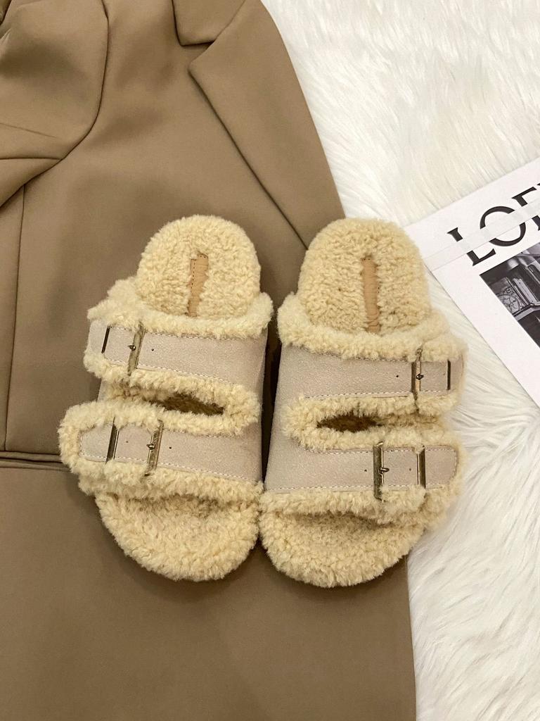 2025 autumn and winter new design sense niche fluffy slippers women wear French retro soft bottom casual Boken slippers