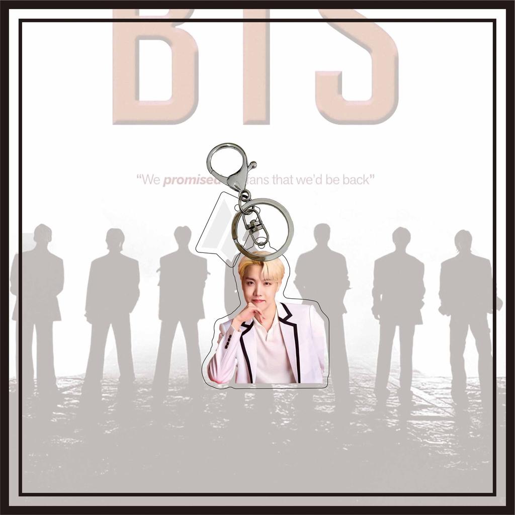 Portachiavi Acrilico BTS in Abito Bianco, Portachiavi con Foto dei Bangtan Boys, Ciondolo per Borsa Kpop ARMY e da Collezione(Jin / RM / Suga / Jimin / V / J-Hope / Jungkook)