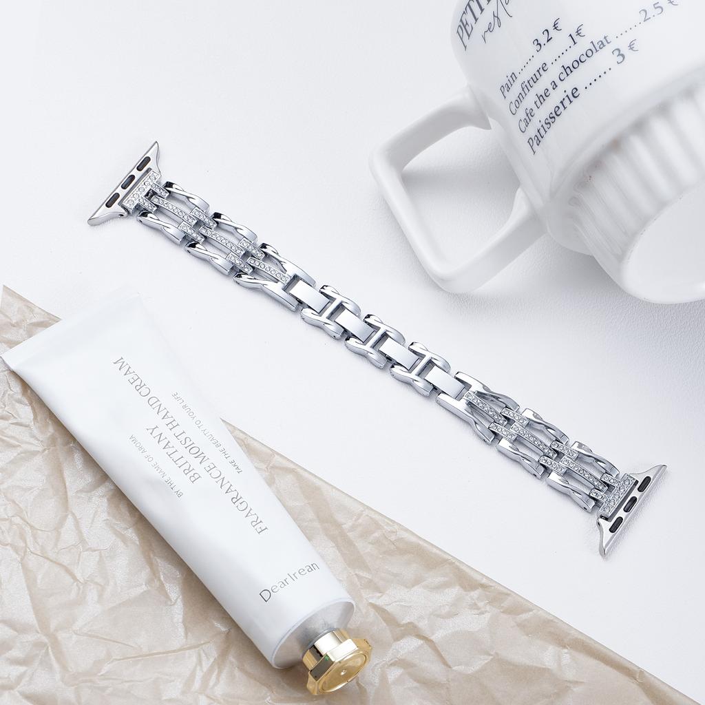 Diamond Strap Suitable for Apple Watch Strap 40mm 44mm 38mm 45/41/ 49mm 42mm Metal Bracelet iWatch Series Se 7 6 3 5 Ultra 2 8 9