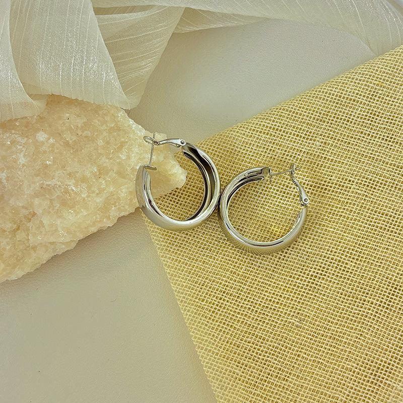 Cercei Minimaliști Geometrice din Metal - Design Elegant Rotund cu Manșete Unice pentru Urechi.