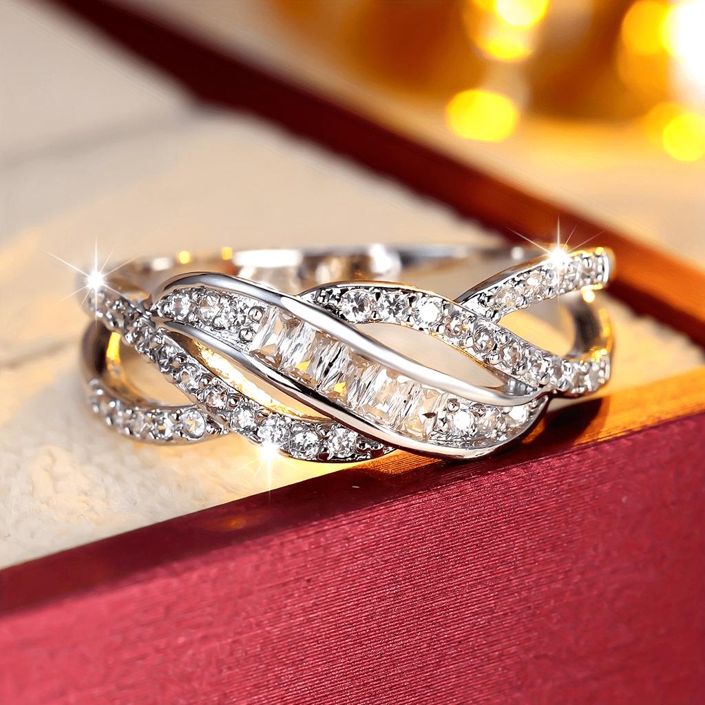 1A ring Elegant and sophisticated hollow-out zircon-inlaid ring with a high-end feel and exquisite texture for women