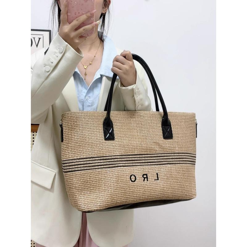 

У Ван Цзывэнь такая же большая плетеная сумка-тоут из соломы с большой вместимостью, новая коллекция 2025, для пляжного отдыха, на плечо, через плечо, сумка-мессенджер.