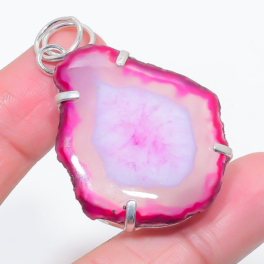 

Натуральный розовый друзовый срез драгоценный камень 925 стерлинговое серебро ювелирный кулон 2,21 K6y19