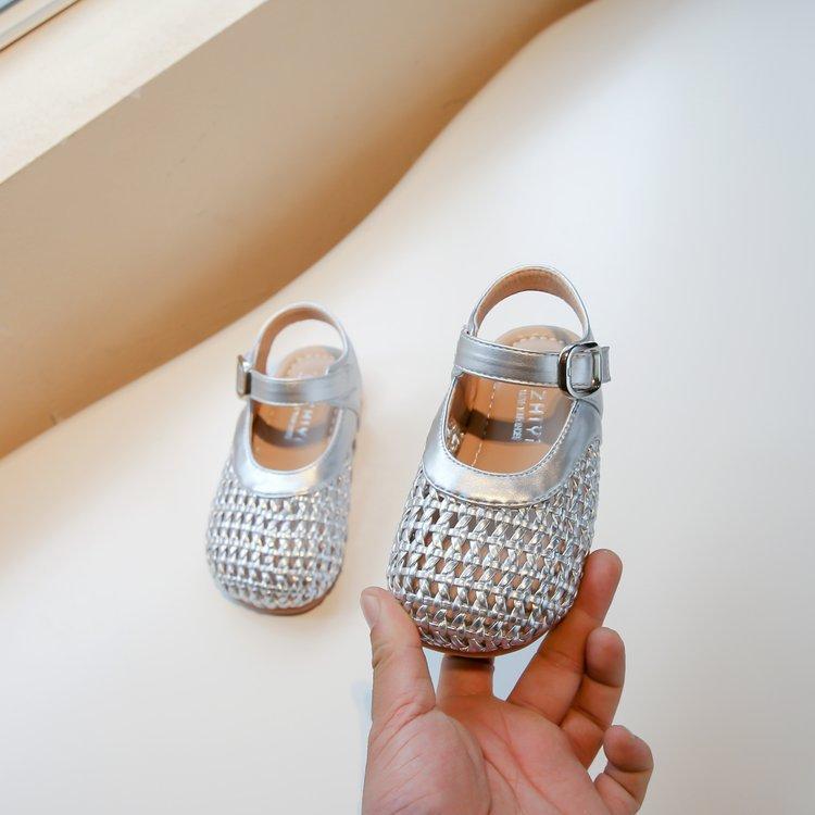 

Летние новые детские плетеные туфли-принцессы на мягкой подошве для девочек, 2025, летние, кожаные туфли для детей среднего и младшего возраста 32