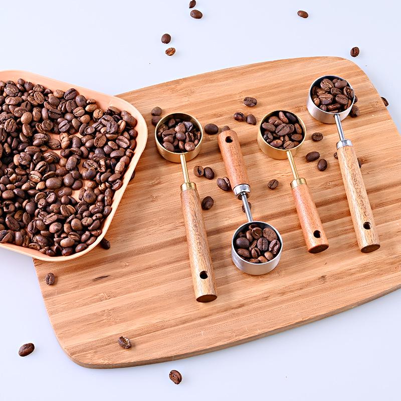 Nerezové odměrky na kávu se stupnicí na sušené mléko a koření