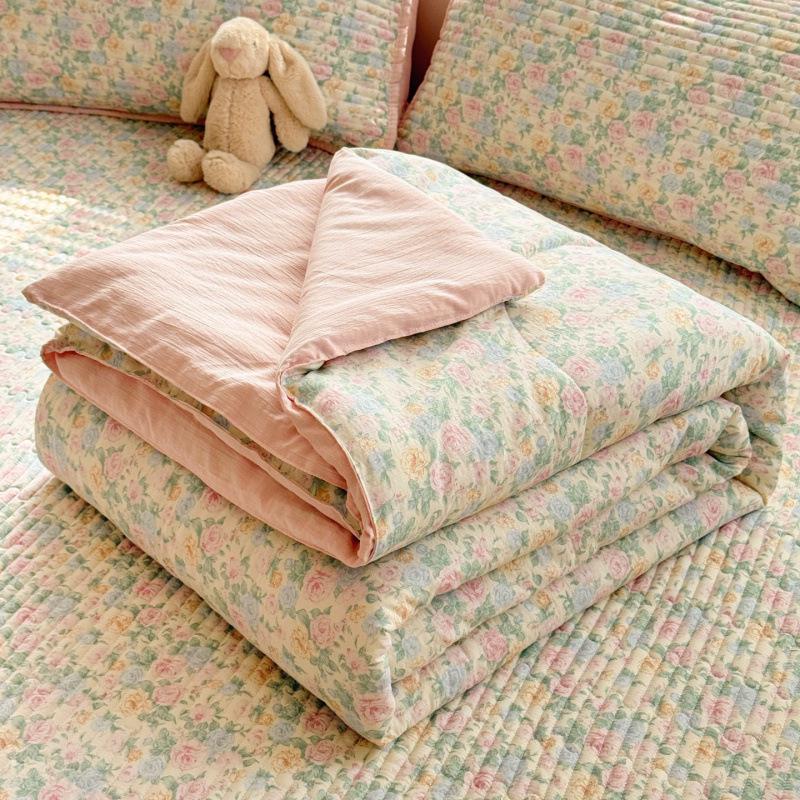Ultra-Soft Summer Quilt for Mother and Baby - Light, Breathable Cotton for Comfort
