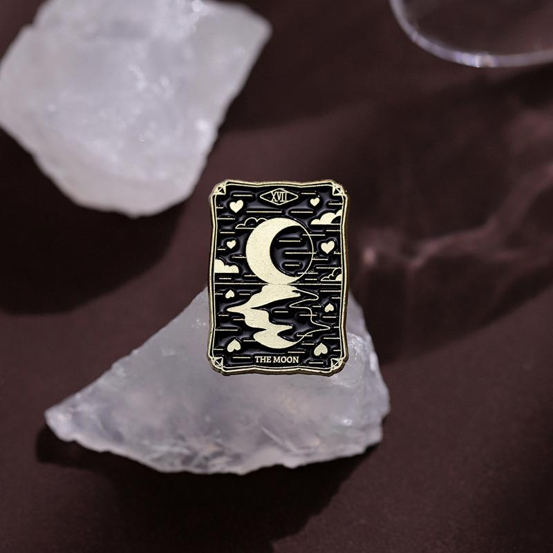 Schwarze Tarot Emaille Pins Custom Sonne Mond Sterne Dunkle Hexe Broschen Reversabzeichen Punk Gothic Schmuck Geschenk für Freunde