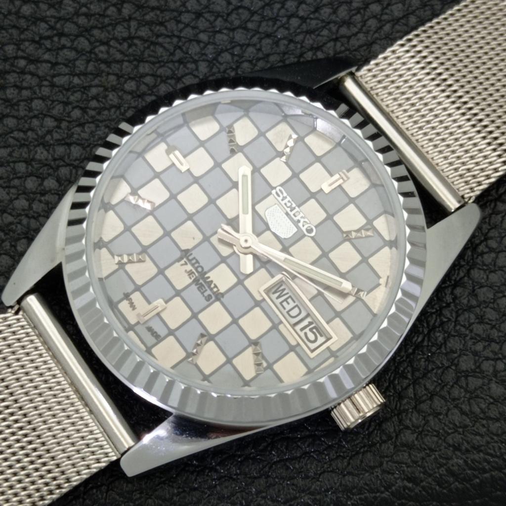VINTAGE REFURBISHED SEIKO 5 AUTOMATIC JAPAN MENS GREY COLOR DIAL WATCH a440373-4 Sk-a440373