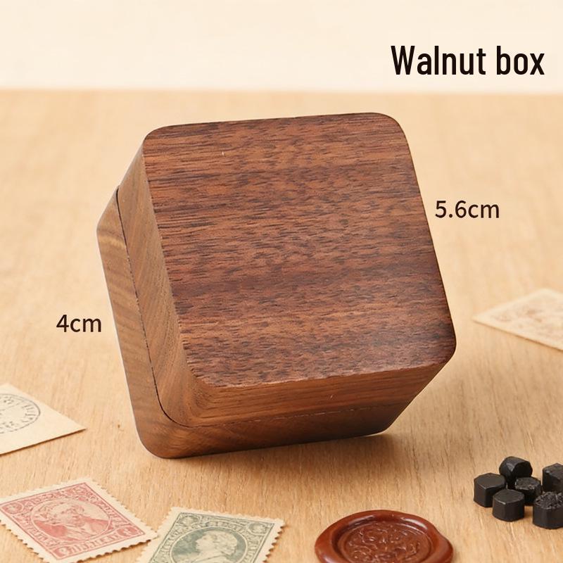 

Walnut Retro Mini Jewelry Box: Portable Ring & Earring Storage with Light Luxury Cultural Charm