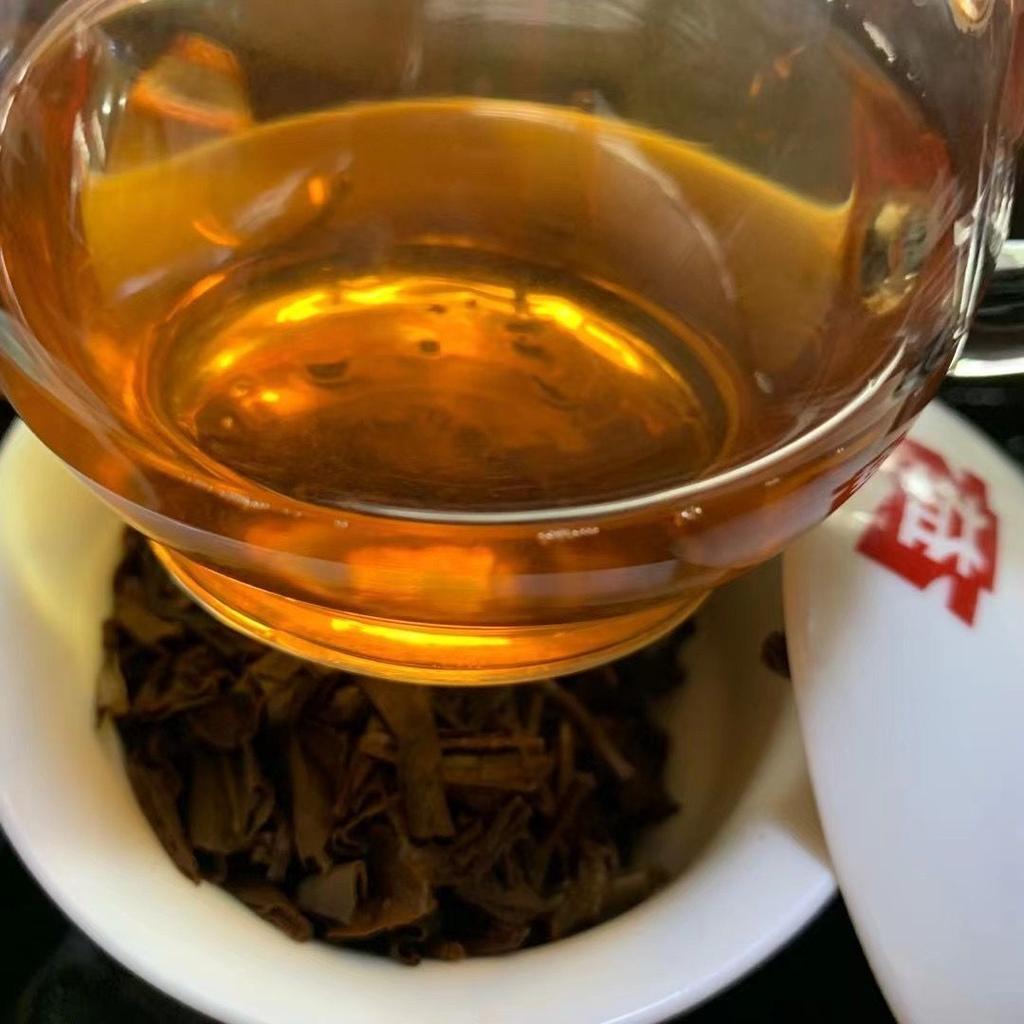 2004 Yunnan Tea Banzhang Organický čaj Brick Jia Shen Rok zrající Raw Pu'er Tea 500G