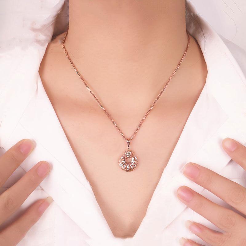 Exquisite Russian Rose Gold-Plated Purple Gold Hollow Flower-Shaped Pendant Temperament Korean Version Fashion Light Luxury Colored Gold Necklace