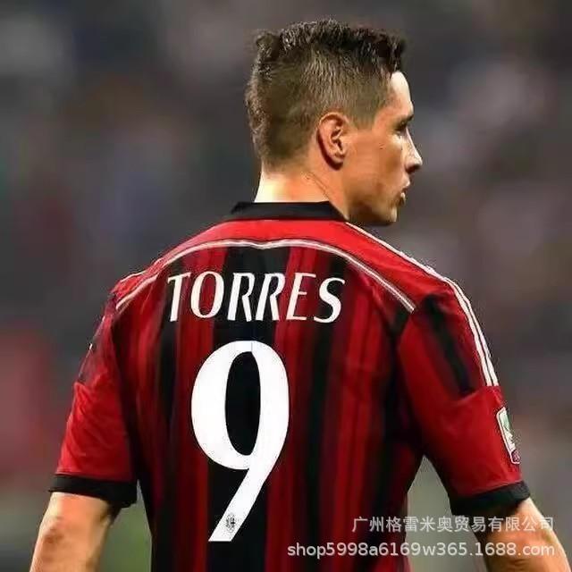 Klíčový hráč č.. 9 Torres F. Dres TORRES 9 04-05 Atletico Madrid 05-11 Liver P. LFC1415AC