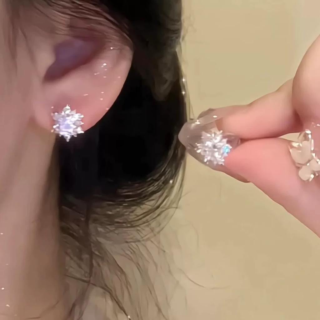 S silver needle full of diamonds zircon sunflower stud earrings women's light luxury niche high-end earrings super flash snowflake earrings