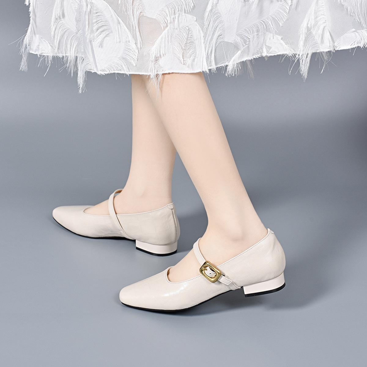 

Туфли Мэри Джейн женские весна 2025 года корейская версия квадратной головы клетчатые коровья кожа односложная пряжка неглубокий носок плоские туфли удобные мокасины 40 бежевый