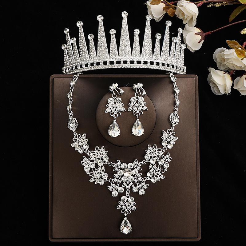 Ensemble Nuptial Féerique: Couronne, Collier & Boucles d'oreilles – Parfait pour un Mariage ou un Anniversaire