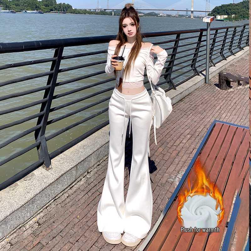 

Women s White Micro-Flare Velvet Sweatpants – Casual Loose Fit for Autumn/Winter. Large