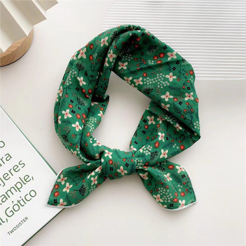 Retro Green Floral Small Silk Scarf - Korean Style Women's Versatile Autumn/Spring Accessory, Thin Square for Neck or Headband