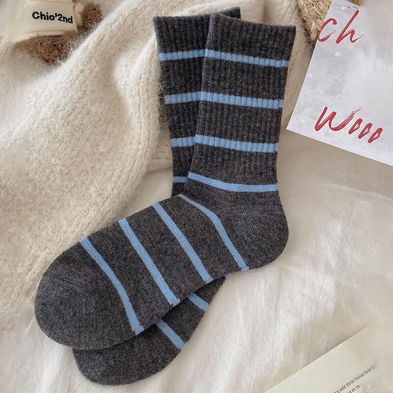 Wenyao Women s Winter Warm Fleece-lined Crew Scrunch Socks (2 Pairs)