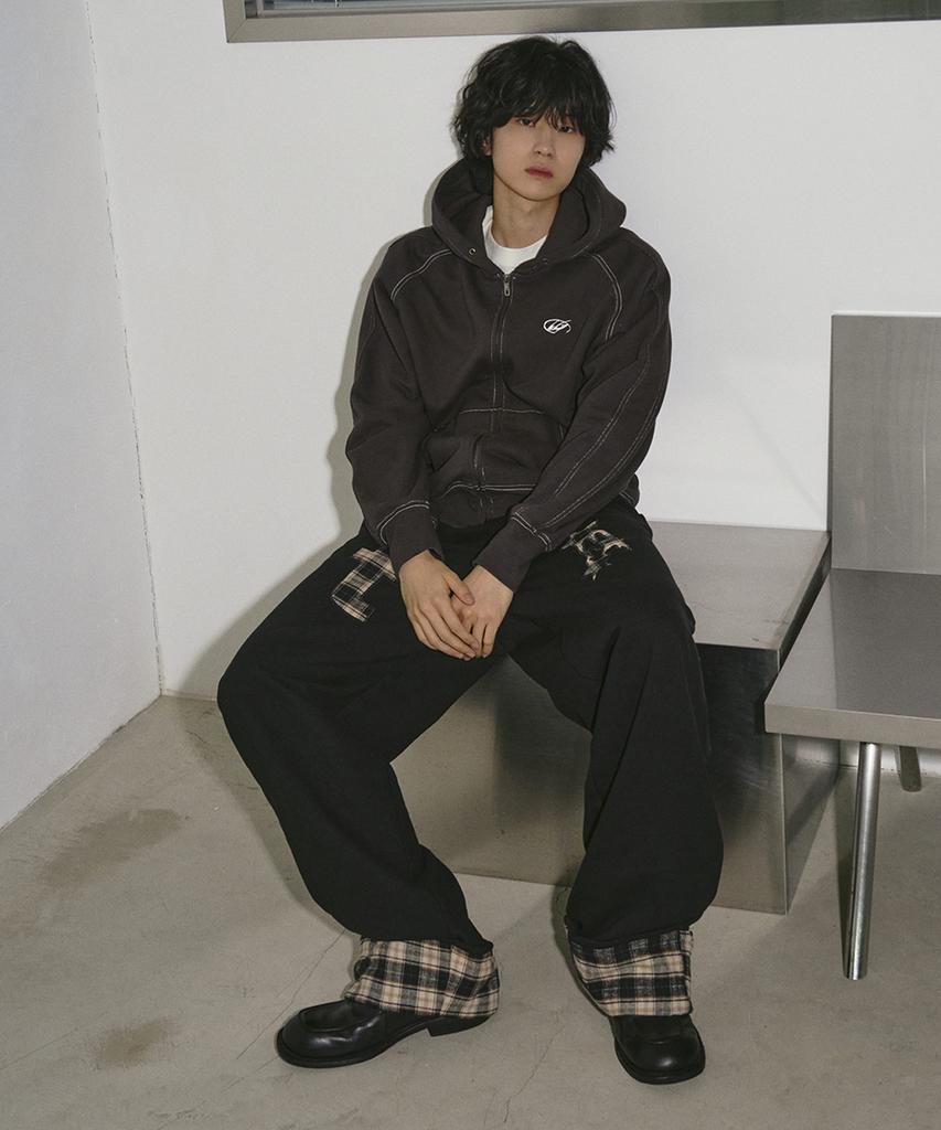 TRAVEL Check Roll-Up Sweatpants Black