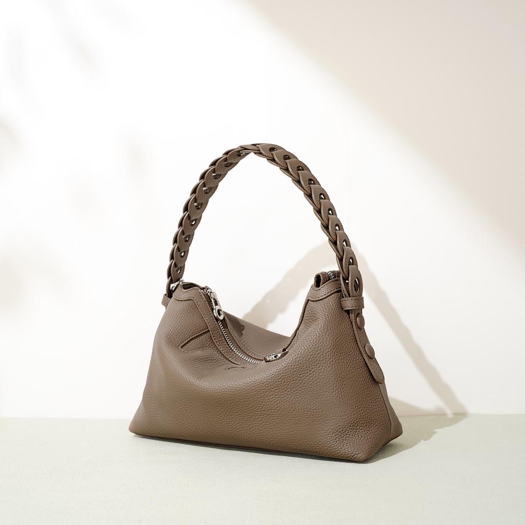 2025 New Niche Design Retro Premium Handbag Fashion Single Room Crossbody Versatile Pillow Bag Hand-woven