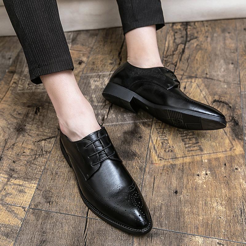 2025 British style leather shoes men's trend engraved business casual shoes hairstylist platform young men's small leather shoes
