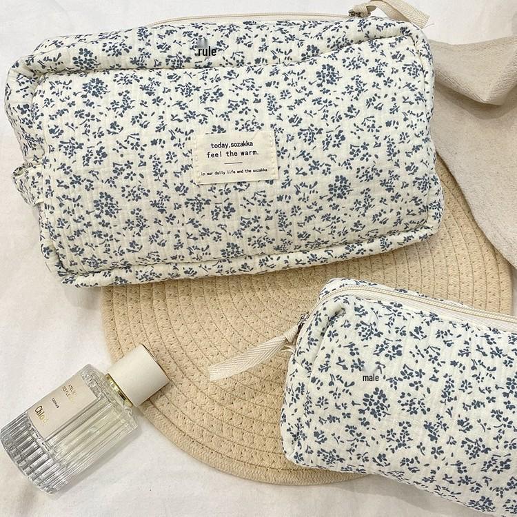 53174 Blue Begonia Large-Capacity Makeup & Toiletry Travel Bag