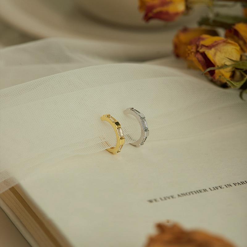 French Flash Diamond Checkered Ear Bone Clip Simple Temperament Ol Commuting Cold Wind Bamboo Joint Ear Clip Fake Stud Earrings Early Spring