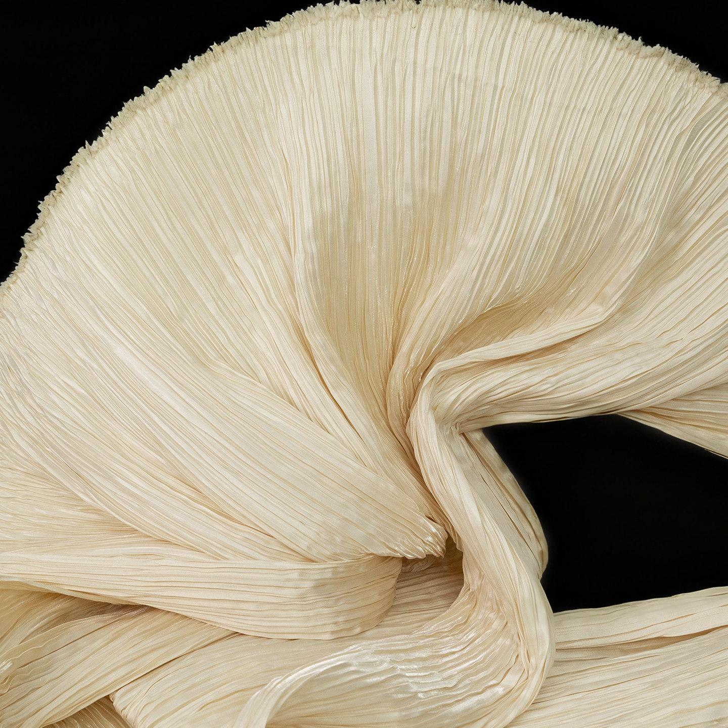 

Folded Silk Satin Forged Fabric Shiny Luster Pleated Design for Party Graduation Dress Designer Fabric Patchwork Material Stretching 1M