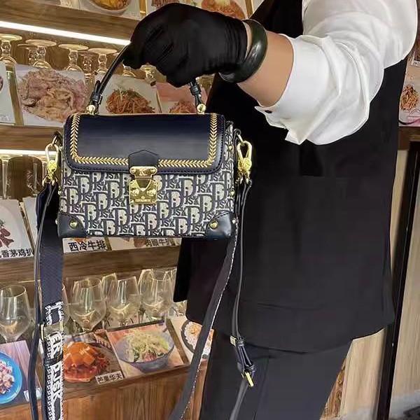 Brand Women's Handbag New Fashionable Printed Genuine Leather Stylish One Shoulder Cross Shoulder Bag