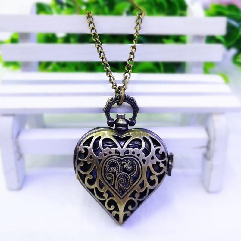 Vintage Heart-Shaped Quartz Pocket Watch Necklace with Flip Cover
