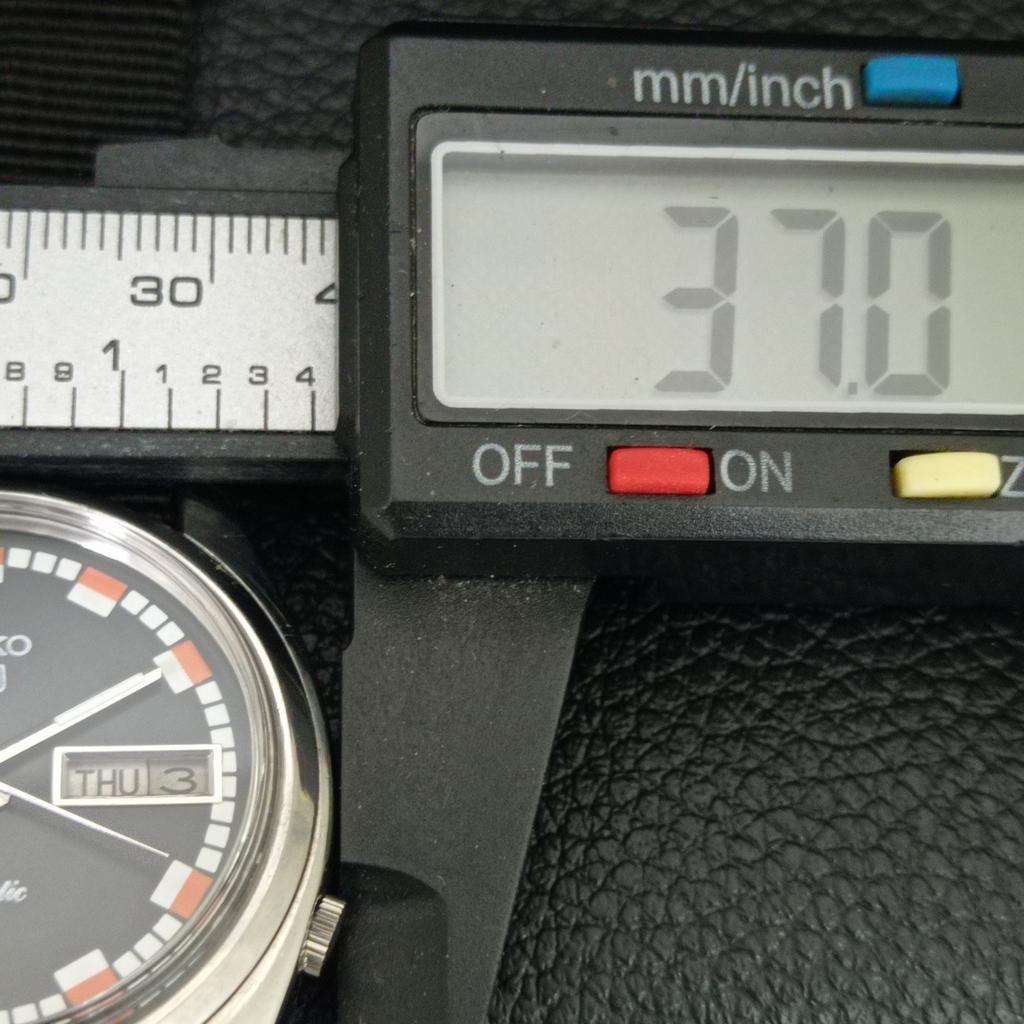 VINTAGE SEIKO 5 AUTOMATIC 7019A JAPAN MENS BLACK COLOR DIAL WATCH A708587-1