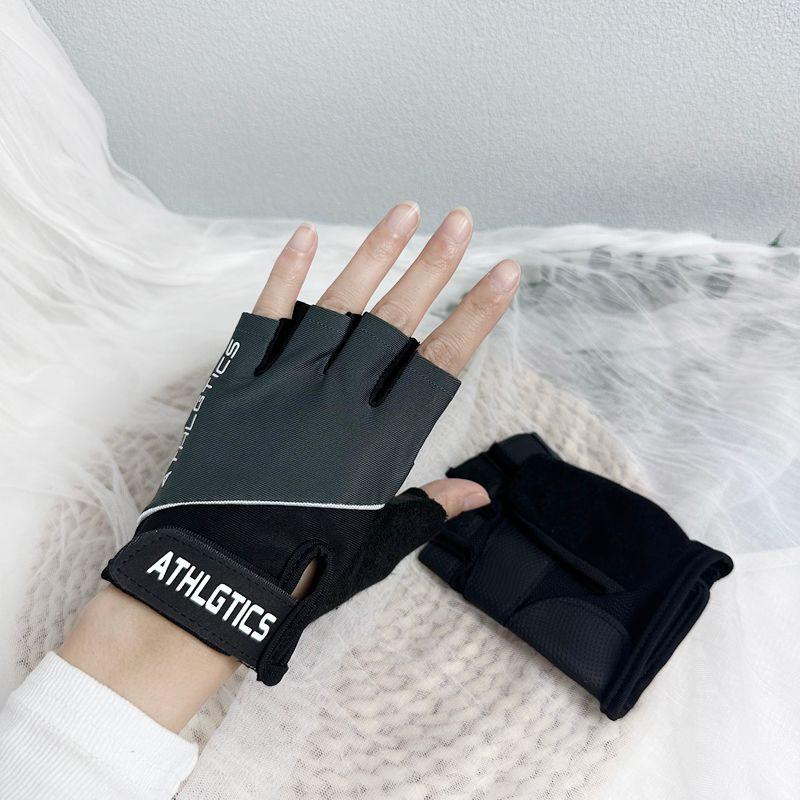

Half-Finger and Breathable Yoga Kettlebell Cycling Fitness Gloves Black S