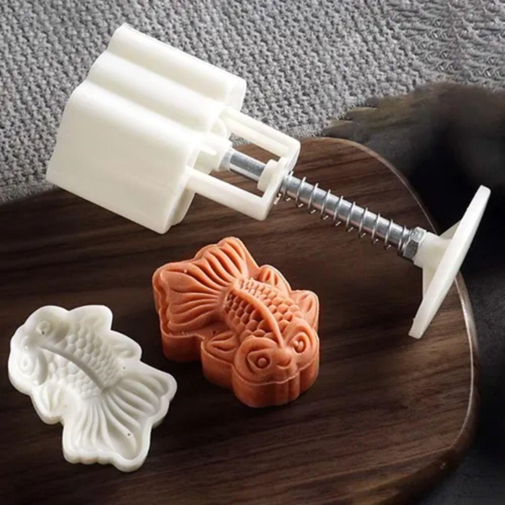

Plastic Mooncake Stamps 65g Cookie Stamp Cute 3D Fish Design Mooncake Mold Mid-Autumn Festival