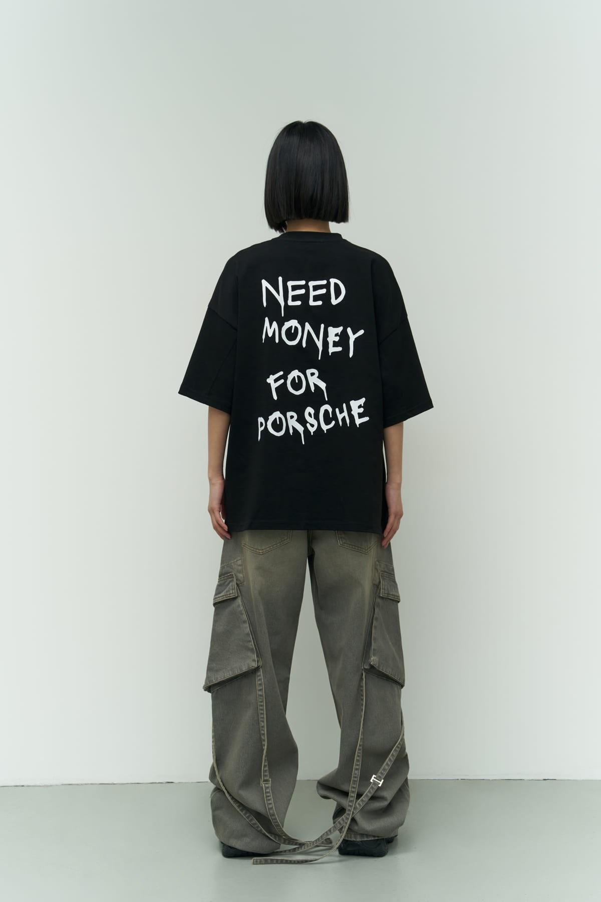

Черная футболка оверсайз Need Money STANDART чёрный