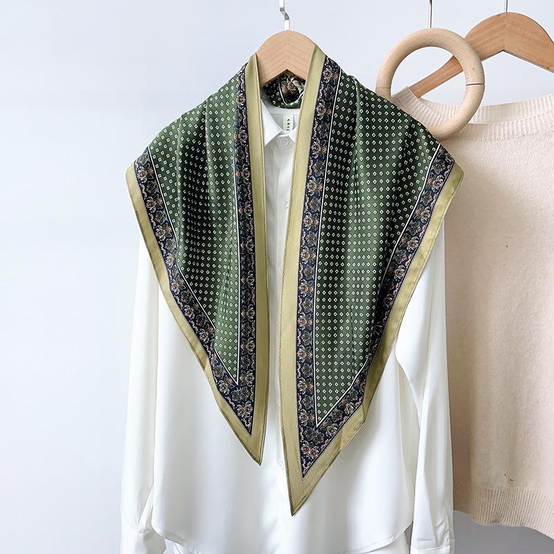 Women All Match Plaid Printed Triangle Neck Scarf Multifunctional Fashion Daily Accessory