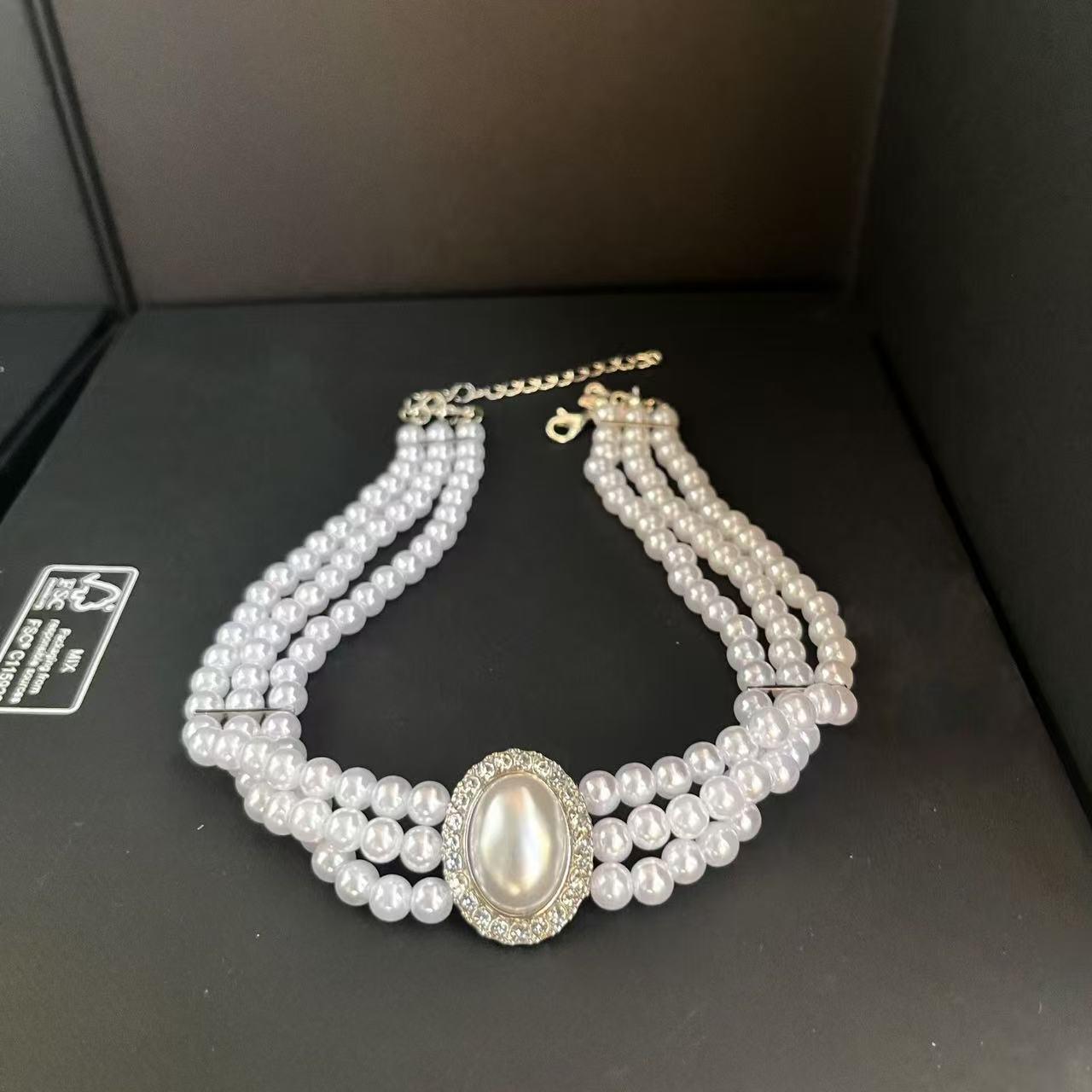 

Этническое ретро-ожерелье с бриллиантами на ключице