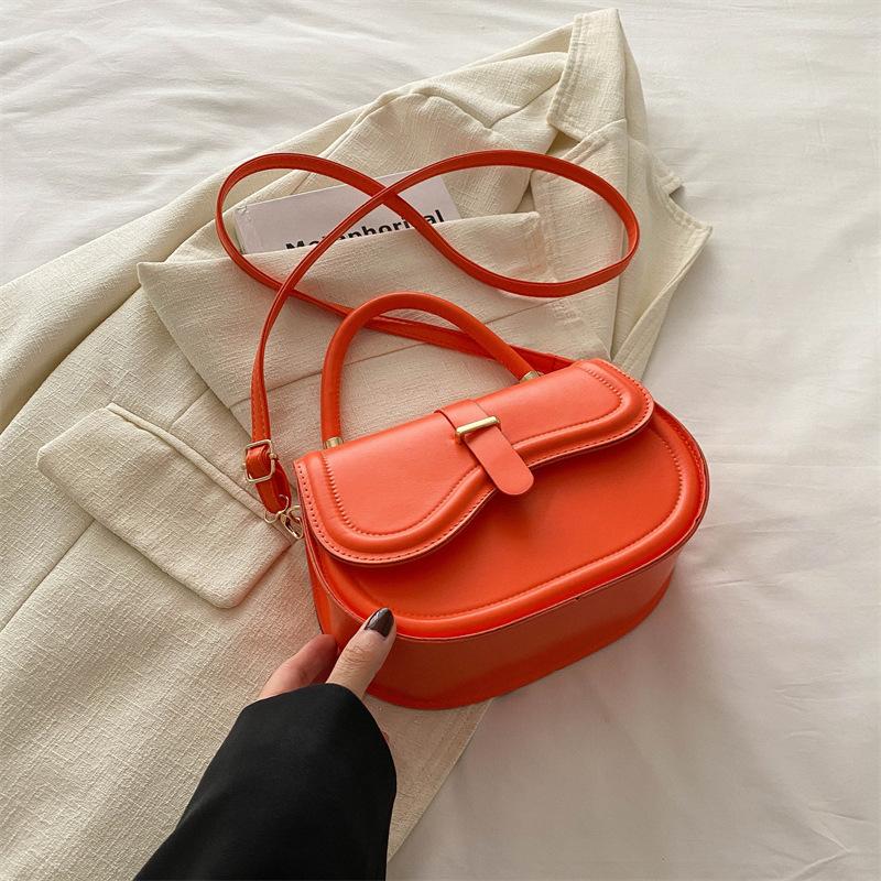 

Однотонная модная простая текстурная сумка 2025 весна новая универсальная ins зарубежный стиль на одно плечо кроссбоди сумка-седло оранжевый