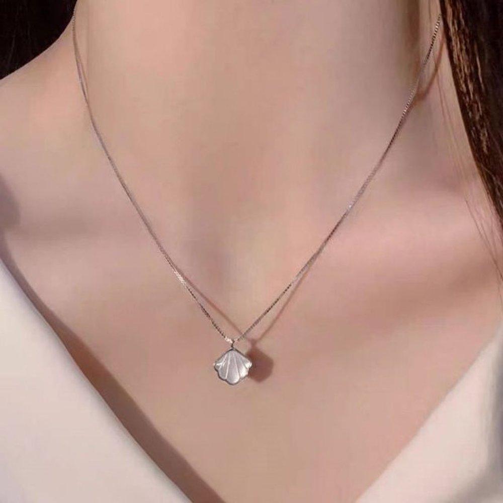 Shell Pendant Necklace: A Simple, Elegant, and Fashionable Women's Necklace (Wfgi284)