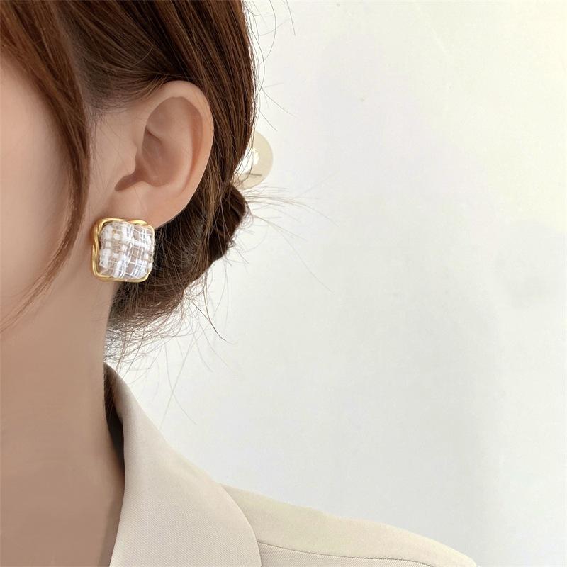 Square square plaid earrings, fabric, metal frame, checkerboard earrings, small fragrant temperament stud earrings.