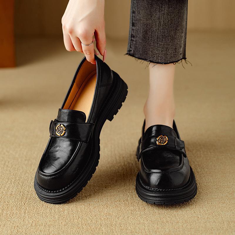 Sheepskin version of British style leather thick-soled heightening camellia loafers, female lazy one pedal with skirt, small leather shoes