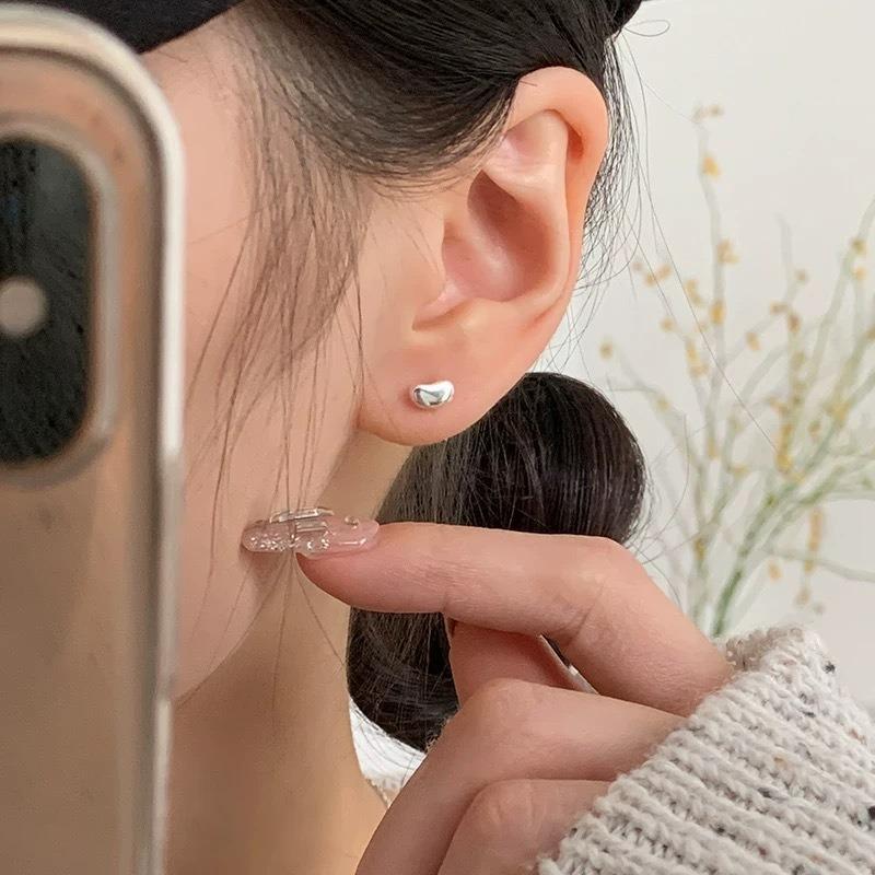 Raising Ear Holes, Small Stud Earrings for Women, Simple, Sweet, Small and Fresh Earrings, Niche Design, Versatile Earrings