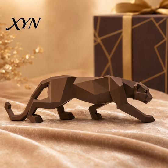 Minimalist Polygonal Animal Figure 3D Printed Cheetah Figurine, Compact Geometric Faceted Sculpture, Durable Matte Leopard Statue for Home Office