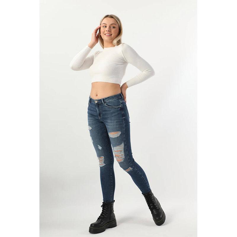 

Женские джинсы скинни из лайкры с рваными коленями синего цвета