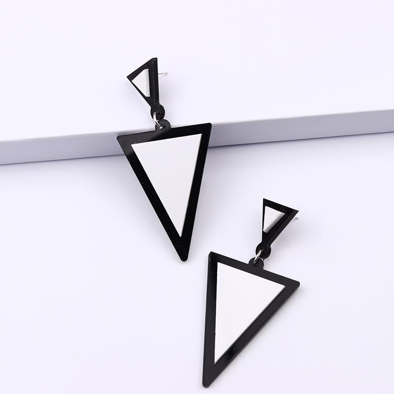 Korean Fashion Fluorescent Colorful Triangle Acrylic Drop Earrings for Women Big Geometric Pendant Earring 2026 Trend Jewelry