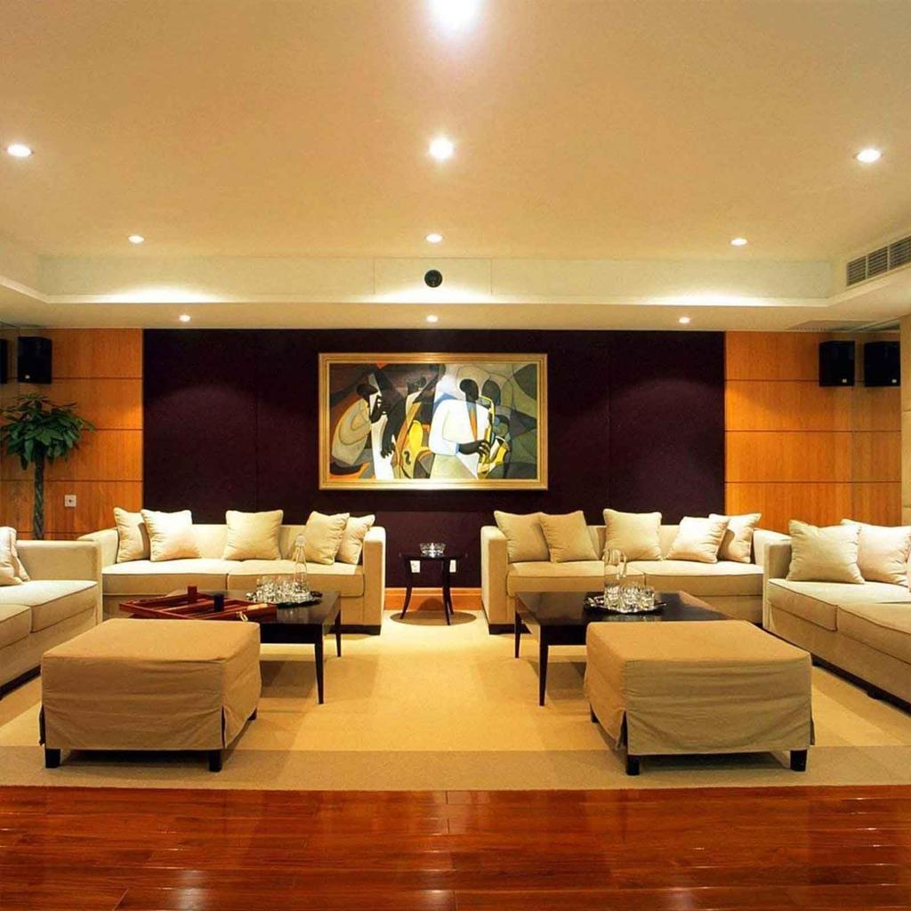 LED light bulb, E26 base, 6.9W, equivalent to 60W incandescent bulb, warm white (2700K), 810lm, RA93, wide beam angle, high brightness, high color