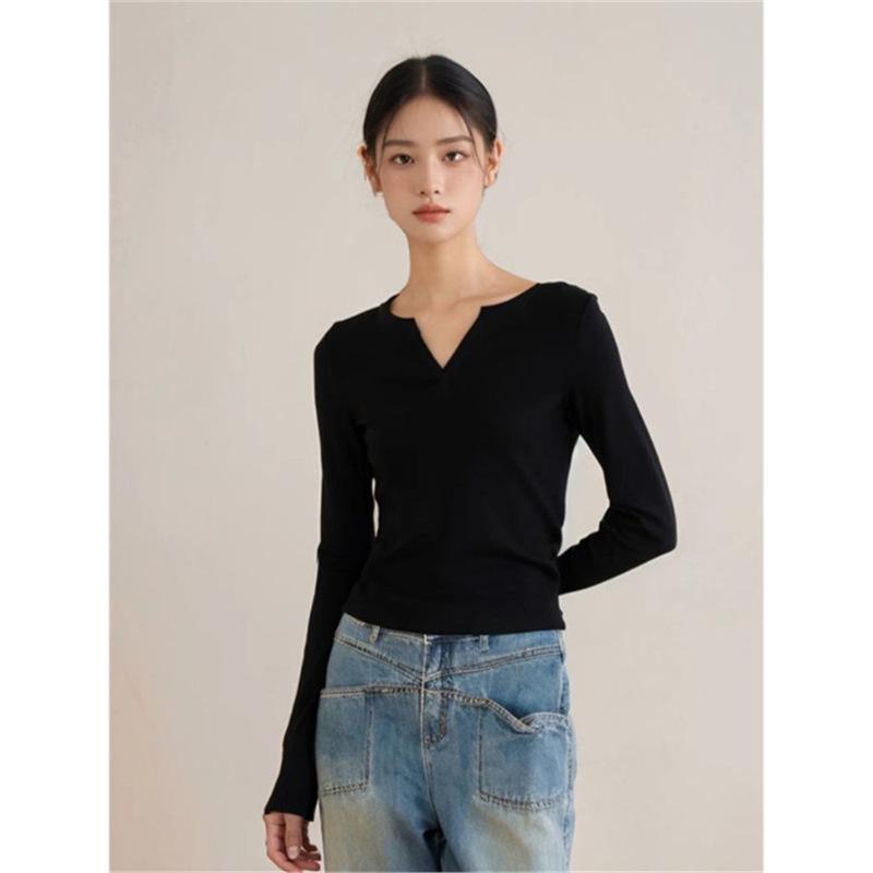 

EM Women s Grey V-neck Knitted Long Sleeve Top - 2024 Autumn Collection. S