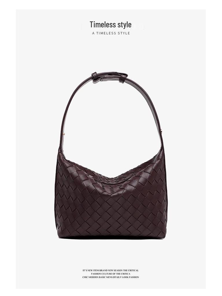 2024 New High-End Woven Handbag: Autumn/Winter Women's Bento Lunch Box Underarm Bag