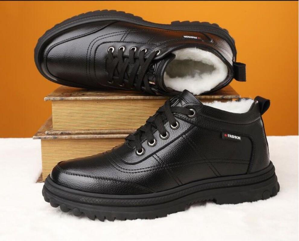 Модные зимние теплые и удобные мужские ботинки телесного цвета — фото 6